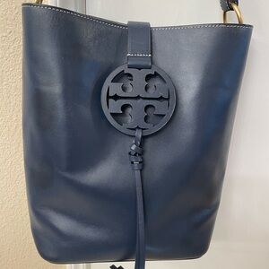 Tory Burch Blue shoulder bucket bag EUC